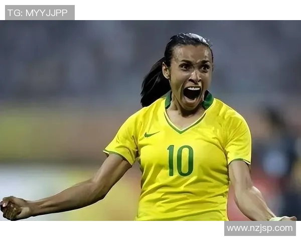 黑白绿茵场上的闪耀之星：足球界传奇球员的辉煌与荣耀